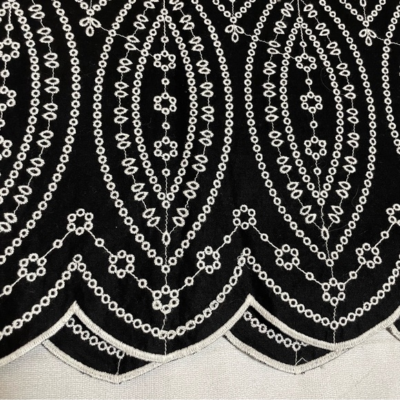 New LOFT Cotton Black White Embroidered Scalloped Shift Skirt Size 10 - Picture 5 of 9